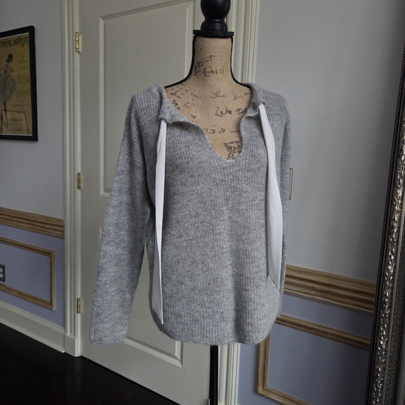 Sezane Sweaters - Sezane Gray Crew Neck Sweater